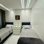 Serenity Suite Family Apartment In Central Location